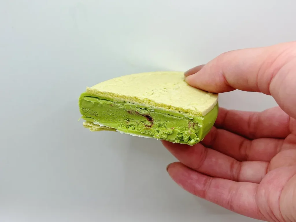 ハーゲンダッツ クリスピーサンド 抹茶ベリー